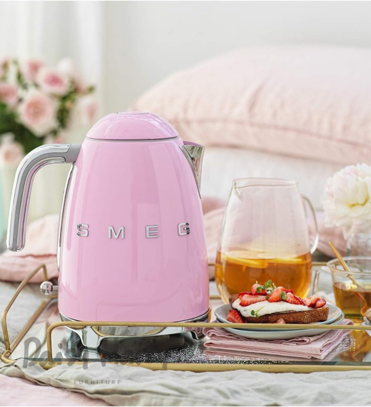 Smeg | Retro Iconic 50s 1.7 L Kettle / 7 Cups | 2400 Watts | Pink