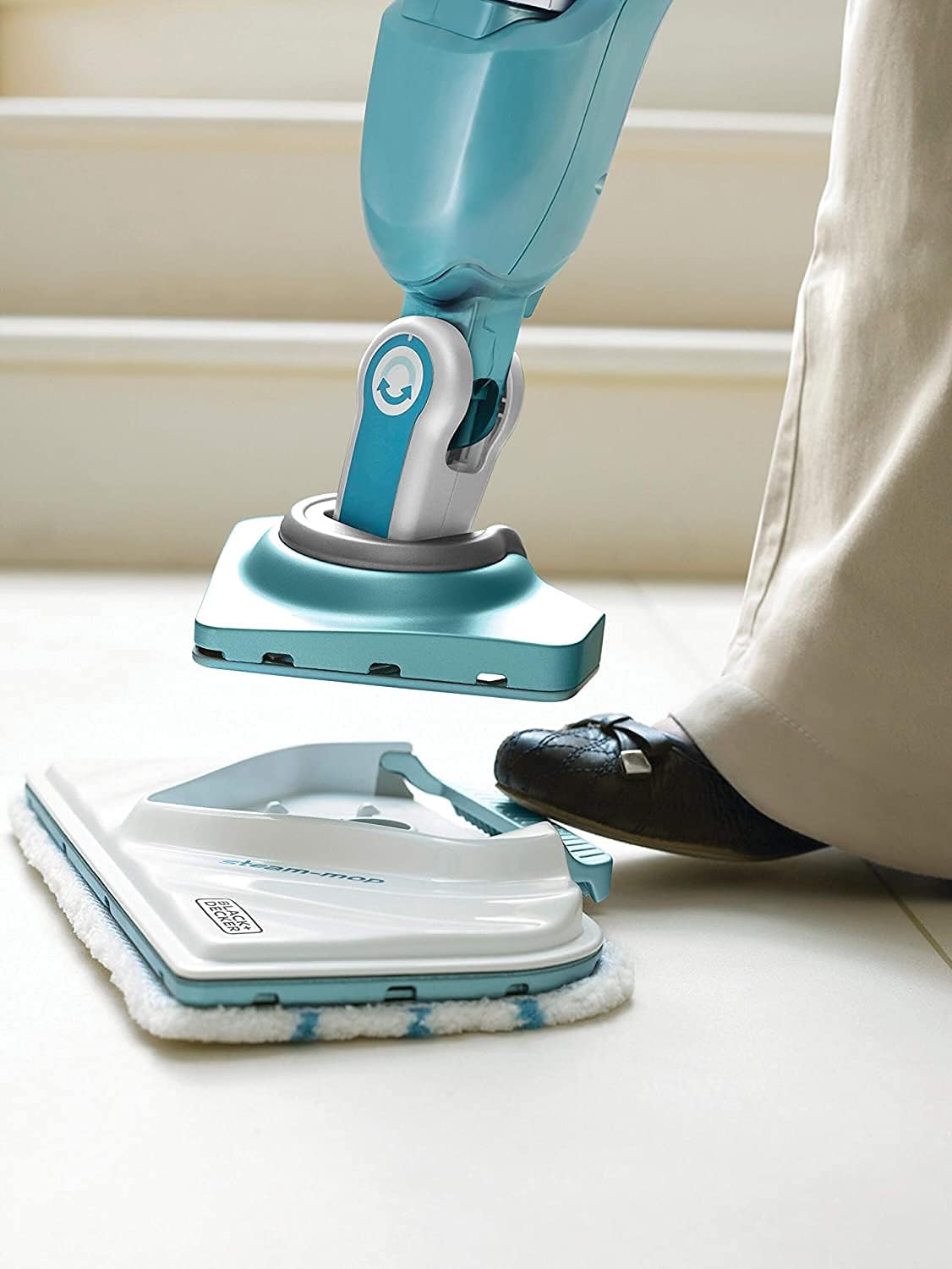 Black & Decker 2-in-1 Steam-Mop with Delta Head, SteaMitt and 11 Accessories, 1600W, White/Aqua - BHSM166DSM-GB
