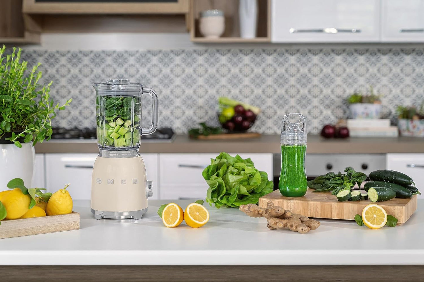 Smeg Retro Style Jug Blender 1.5 Litre – 800W – cream